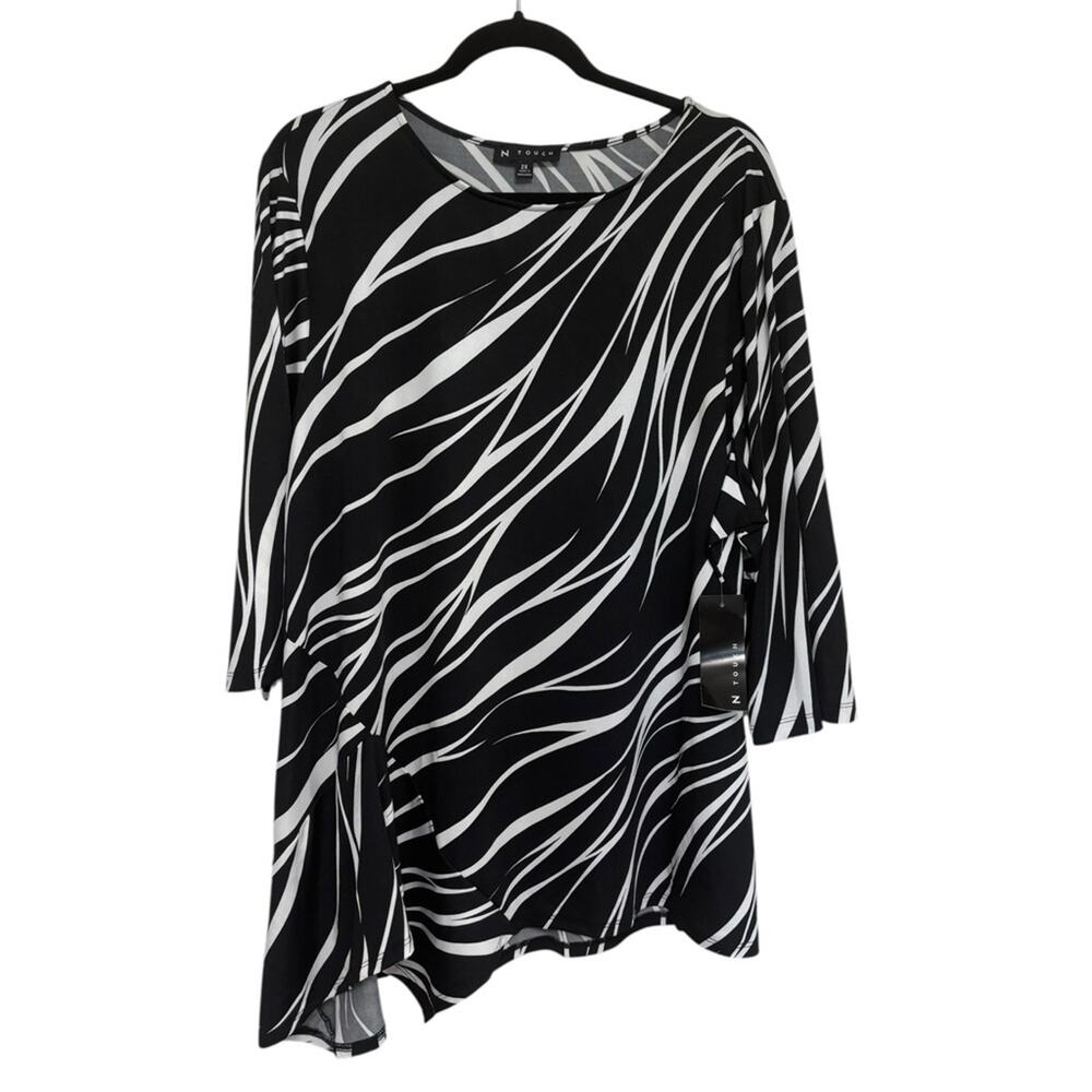 NWT N Touch Black and White Abstract Asymmetrical Lagenlook Blouse - Size 2X